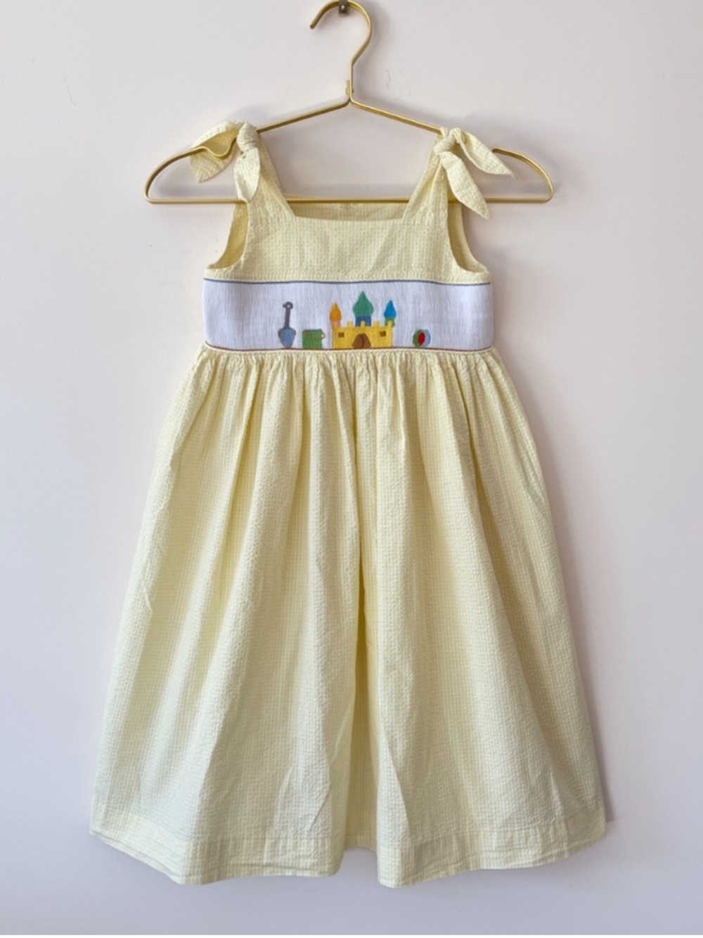 MOM & ME VGUC Hand Smocked Sandcastle Seersucker Tie Strap Dress